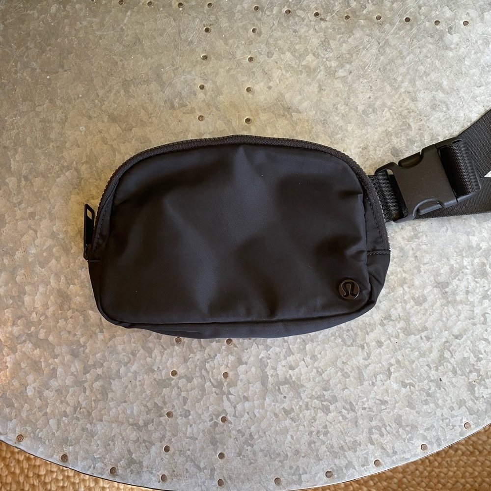 Lululemon black everywhere belt bag